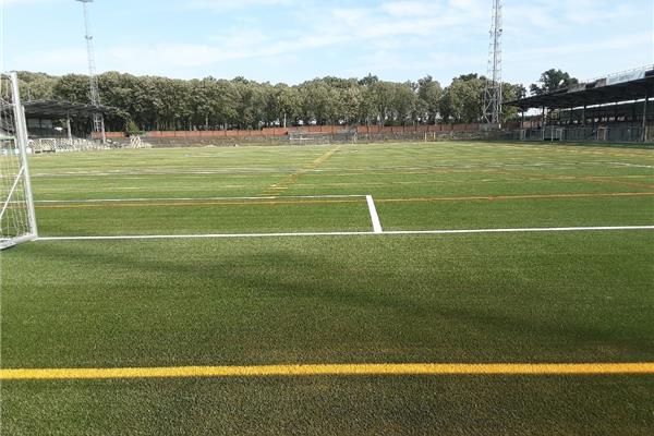 Aanleg kunstgras voetbalveld Mijnstadion - Sportinfrabouw NV